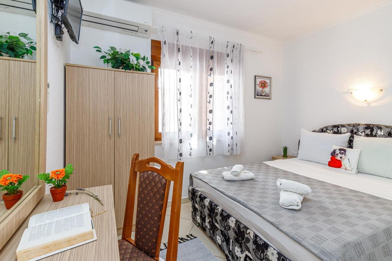 Genoa Rooms Πόρετς Δωμάτιο φωτογραφία