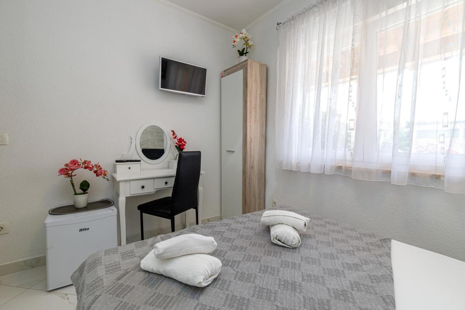 Genoa Rooms Πόρετς Δωμάτιο φωτογραφία