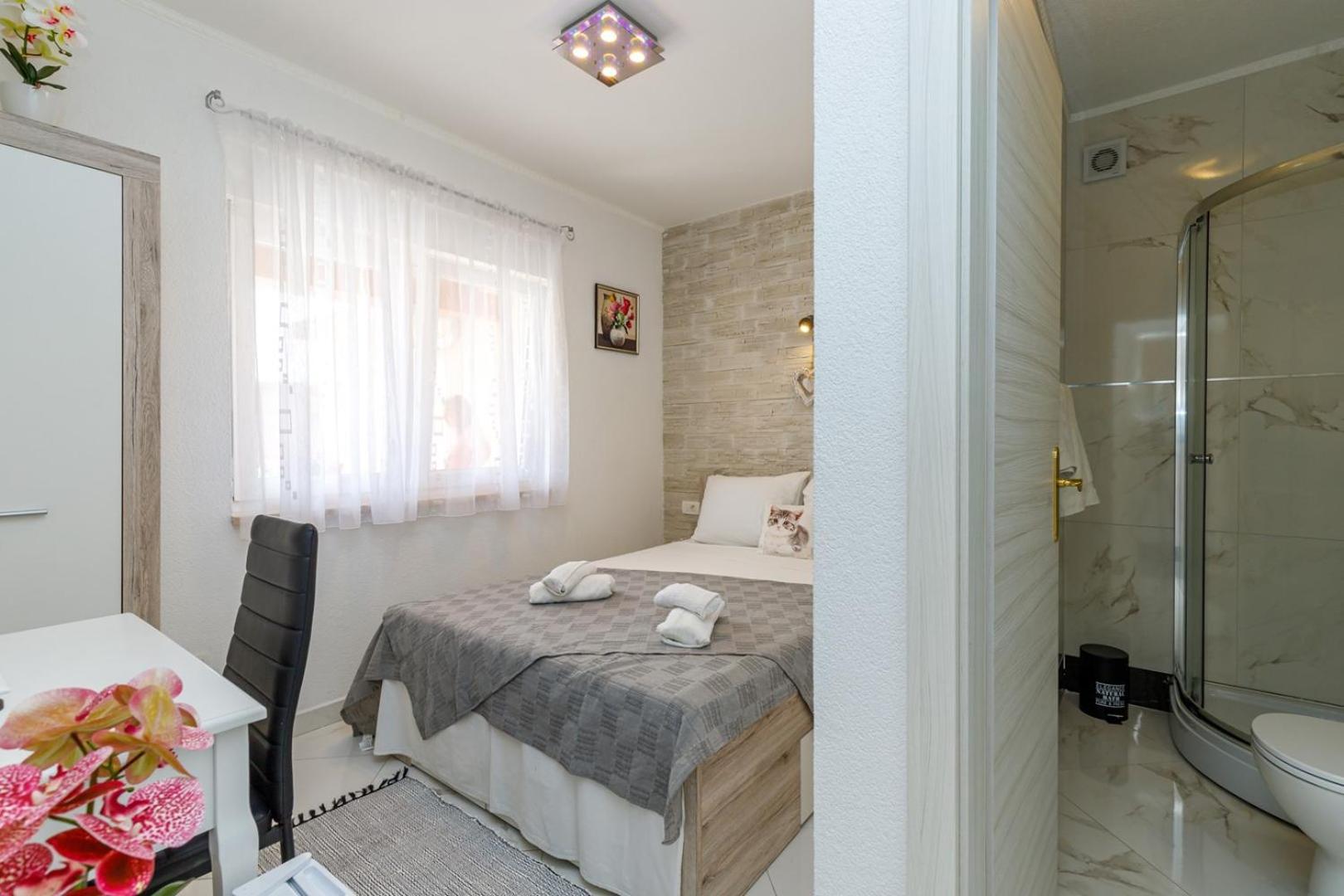 Genoa Rooms Πόρετς Δωμάτιο φωτογραφία